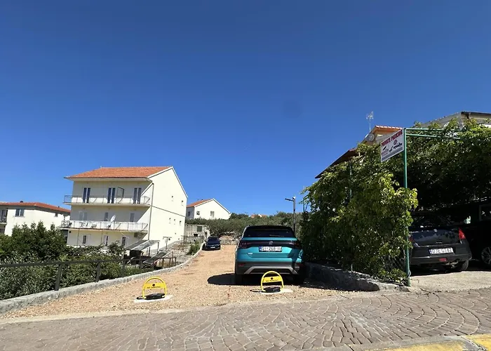 Primosten Apartments