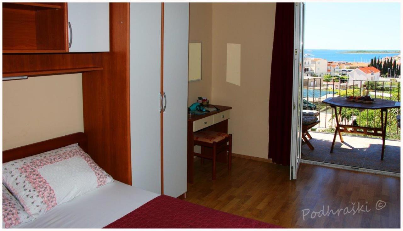 Appartement Primosten Apartments Primošten