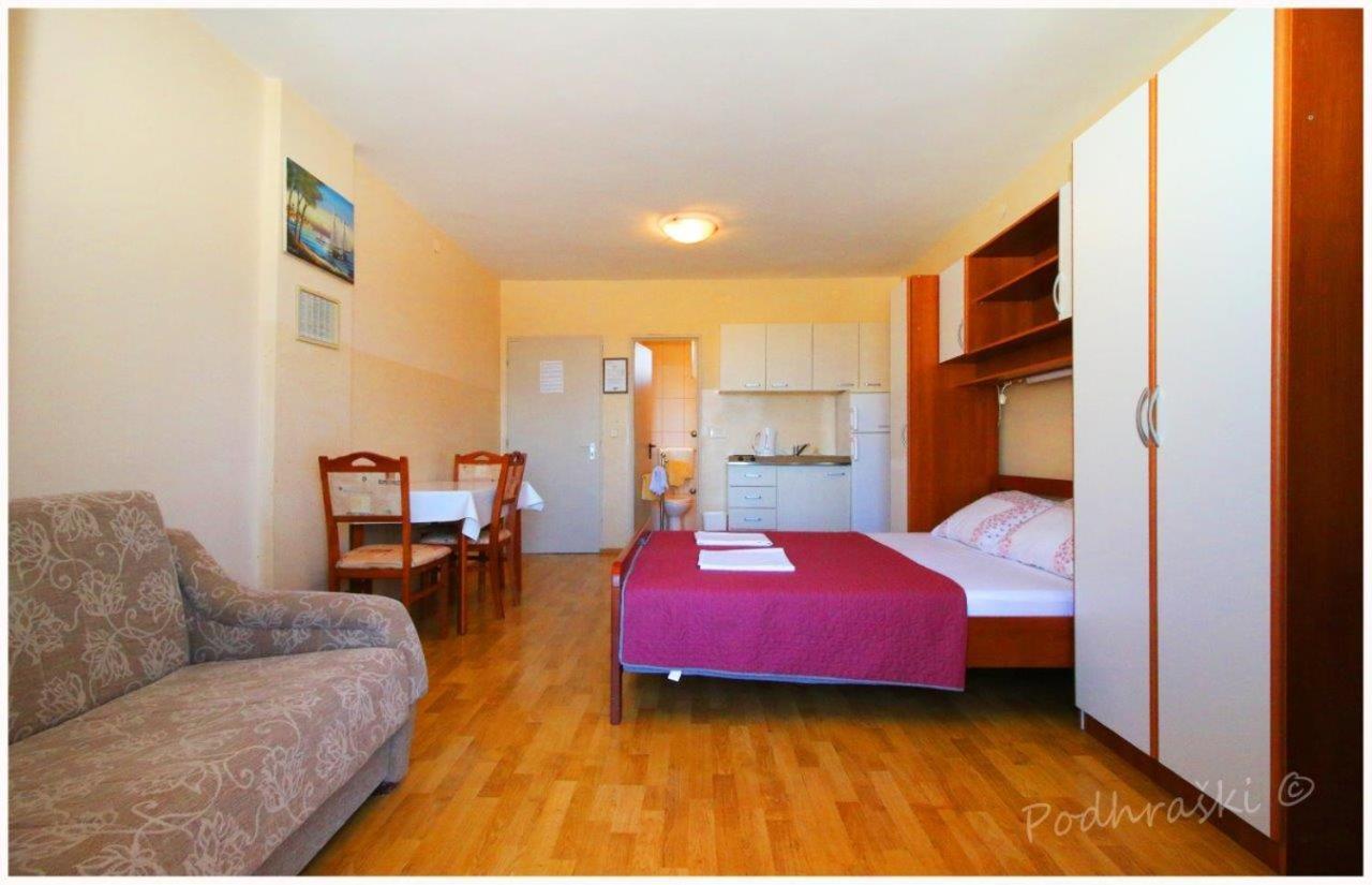 Primosten Apartments