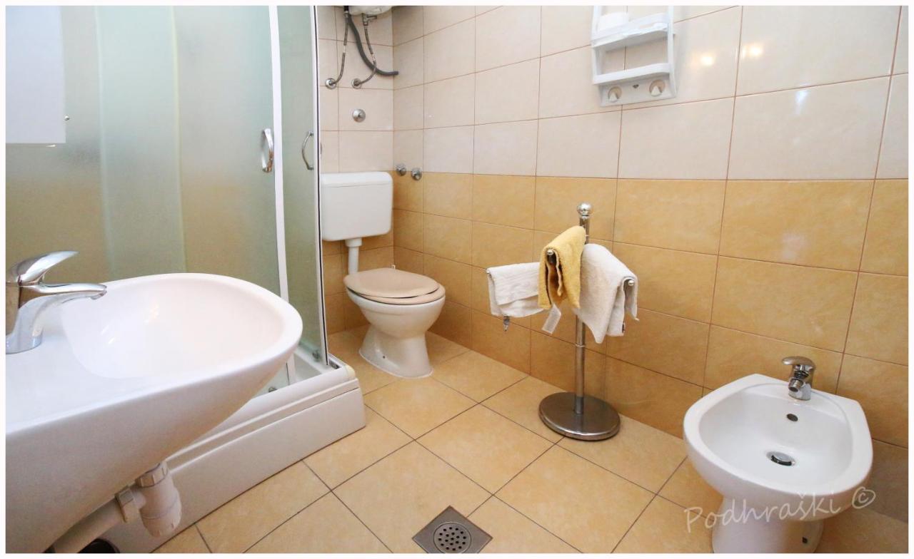 Primosten Apartments *
